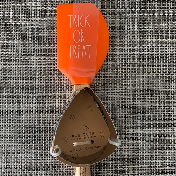 Rae Dun Halloween Silicone Spatula and Cookie Cutter Set Trick Or Treat - Picture 4 of 4